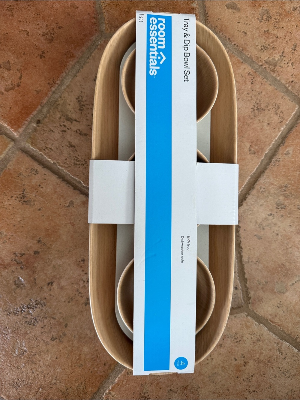 Tray and bowls (home goods)